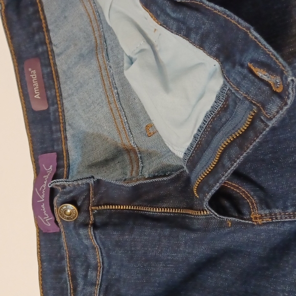 Gloria Vanderbilt Women's Amanda Classic High Rise Tapered Jean - Picture 4 of 13